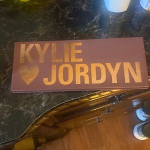 Kylie Cosmetics Kylie x Jordan Eyeshadow Palette